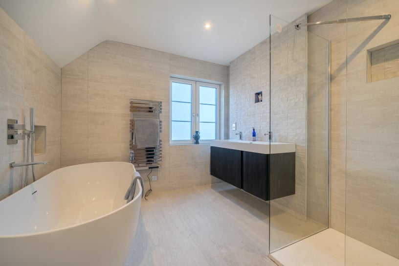 Plot 2 Ensuite 1